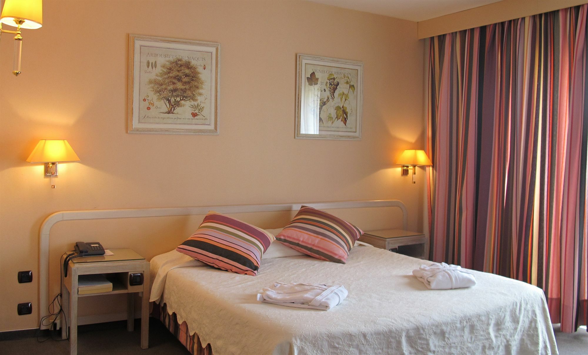 Holiday Inn Perpignan, An Ihg Hotel Zewnętrze zdjęcie